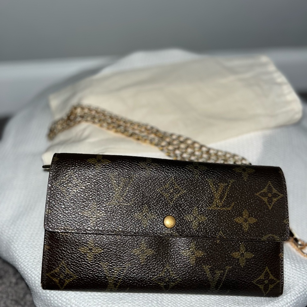Authentic - Pre-Loved Louis Vuitton Sarah Wallet